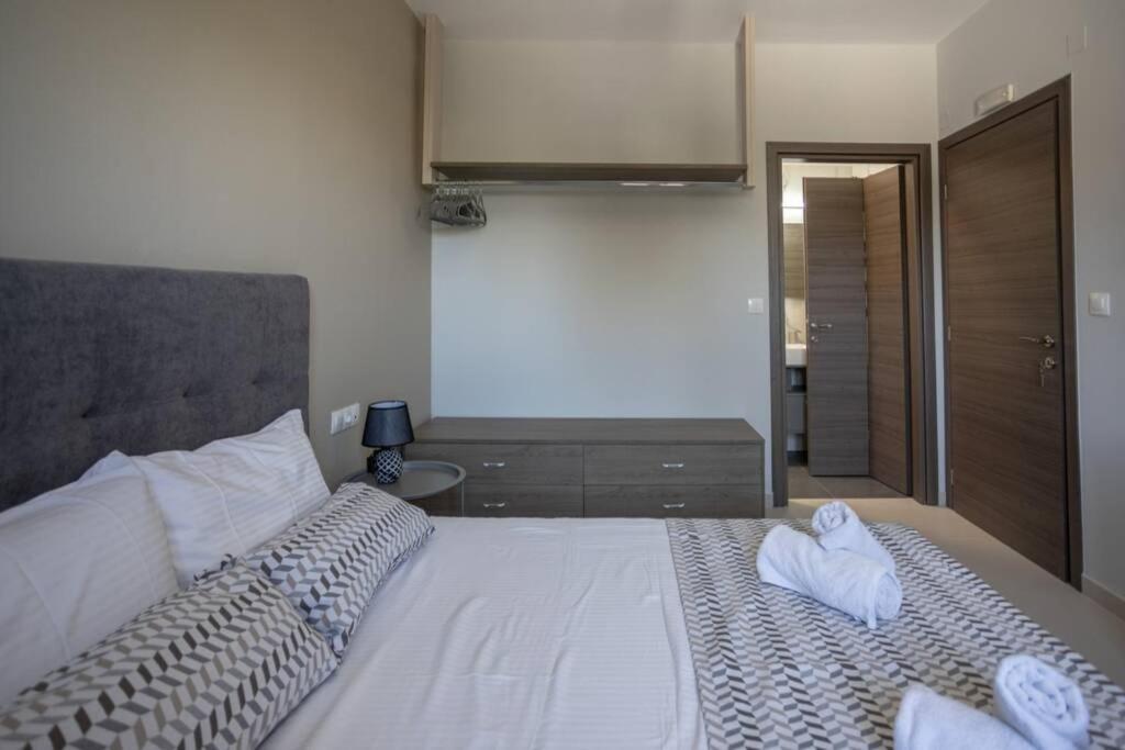 Mela Luxury Apartments Maroulas Exterior photo