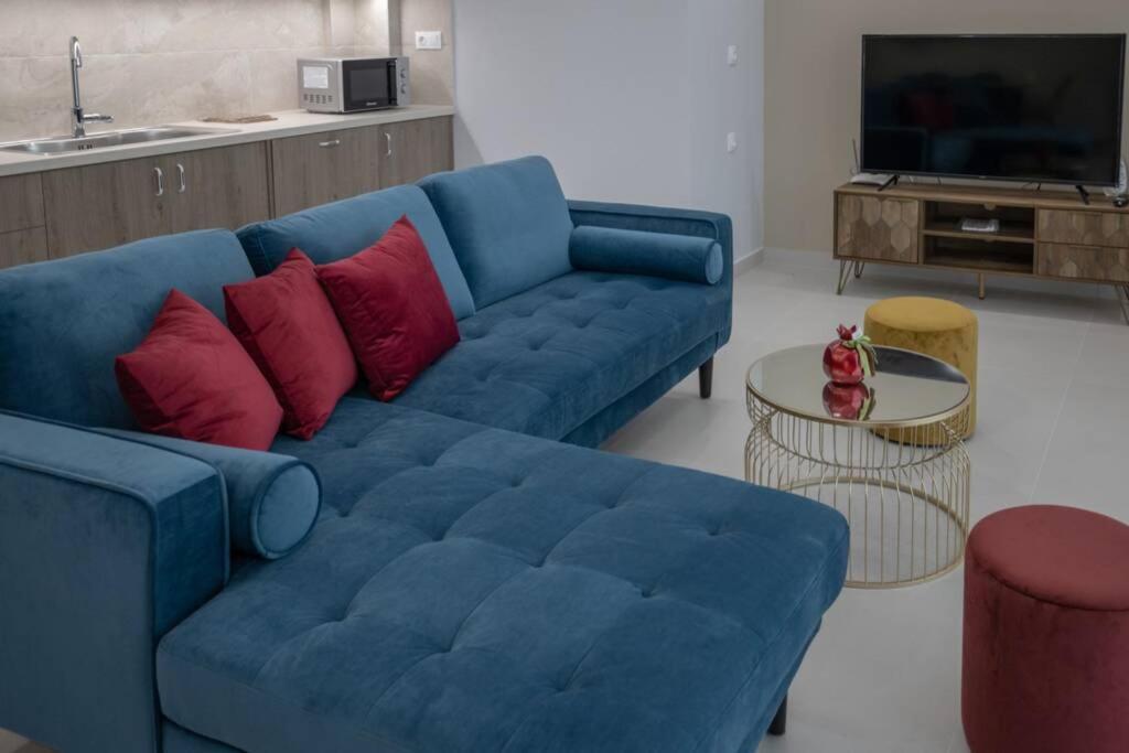 Mela Luxury Apartments Maroulas Exterior photo