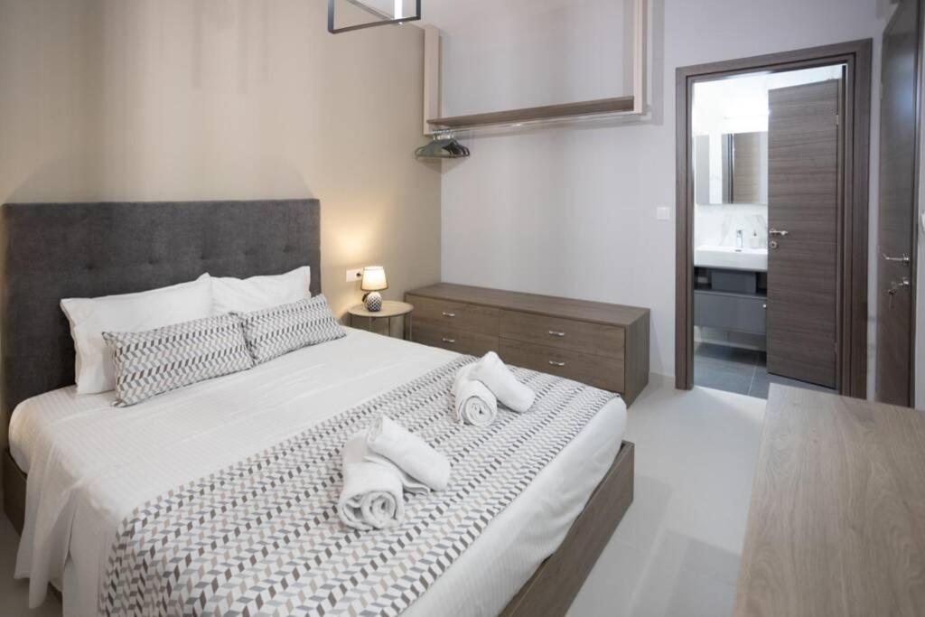 Mela Luxury Apartments Maroulas Exterior photo